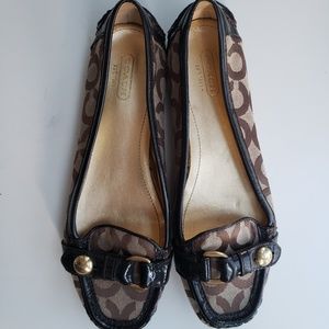 COACH FLATS